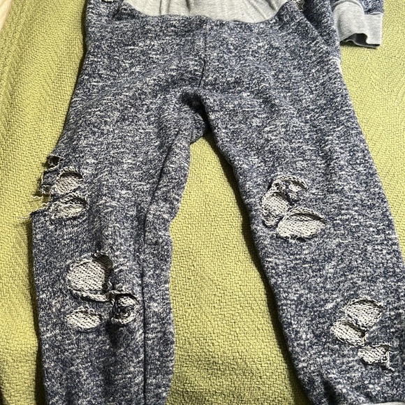 2pc set Flowers by Zoe - Picture 2 of 3